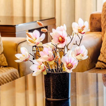 Britannia Suites Beirut Bagian luar foto