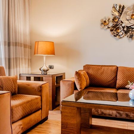 Britannia Suites Beirut Bagian luar foto