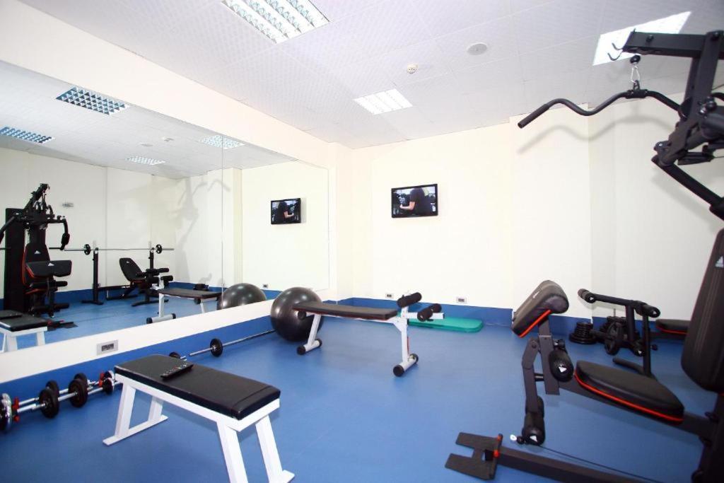 Britannia Suites Beirut Bagian luar foto