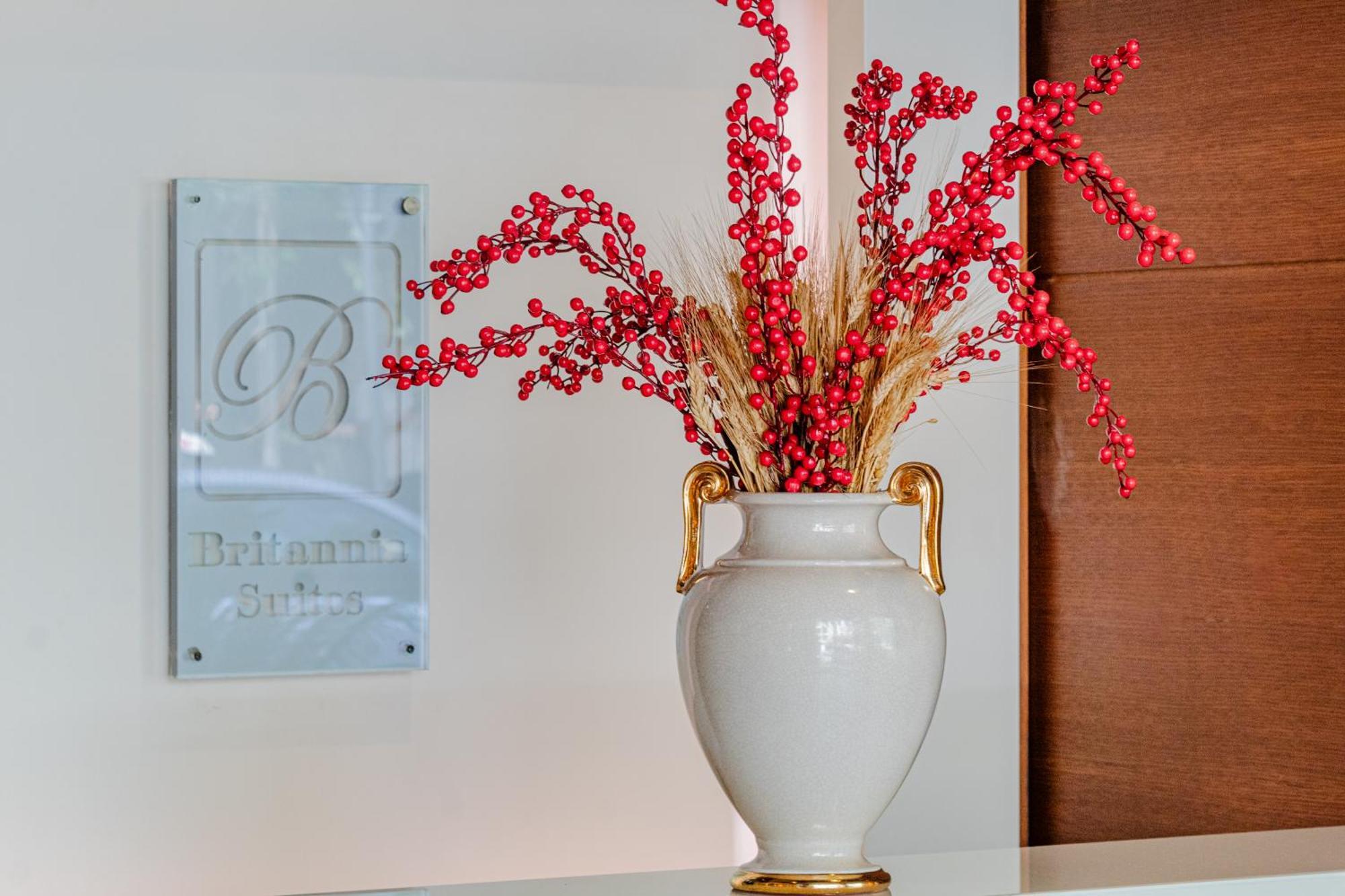 Britannia Suites Beirut Bagian luar foto
