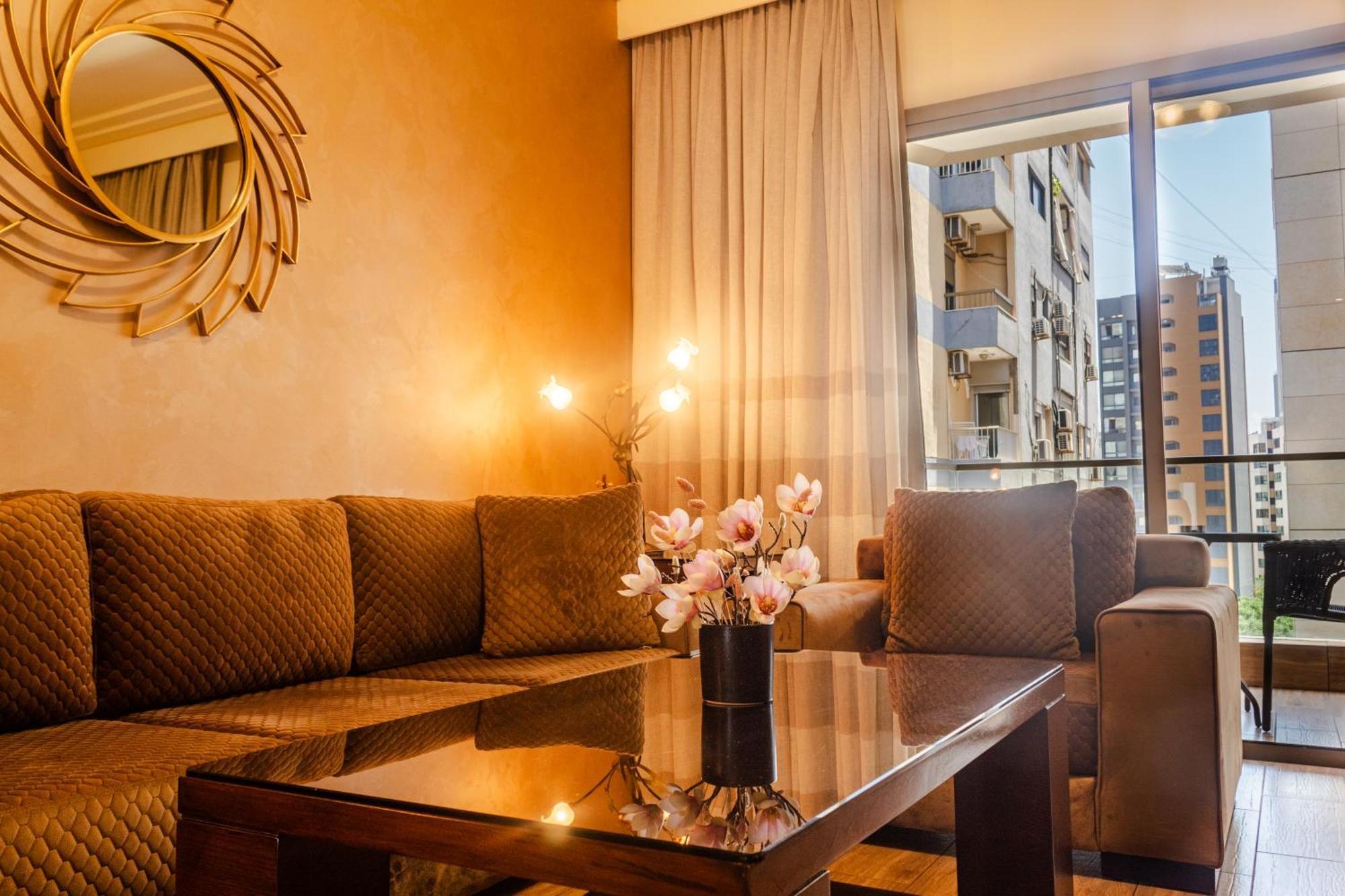 Britannia Suites Beirut Bagian luar foto