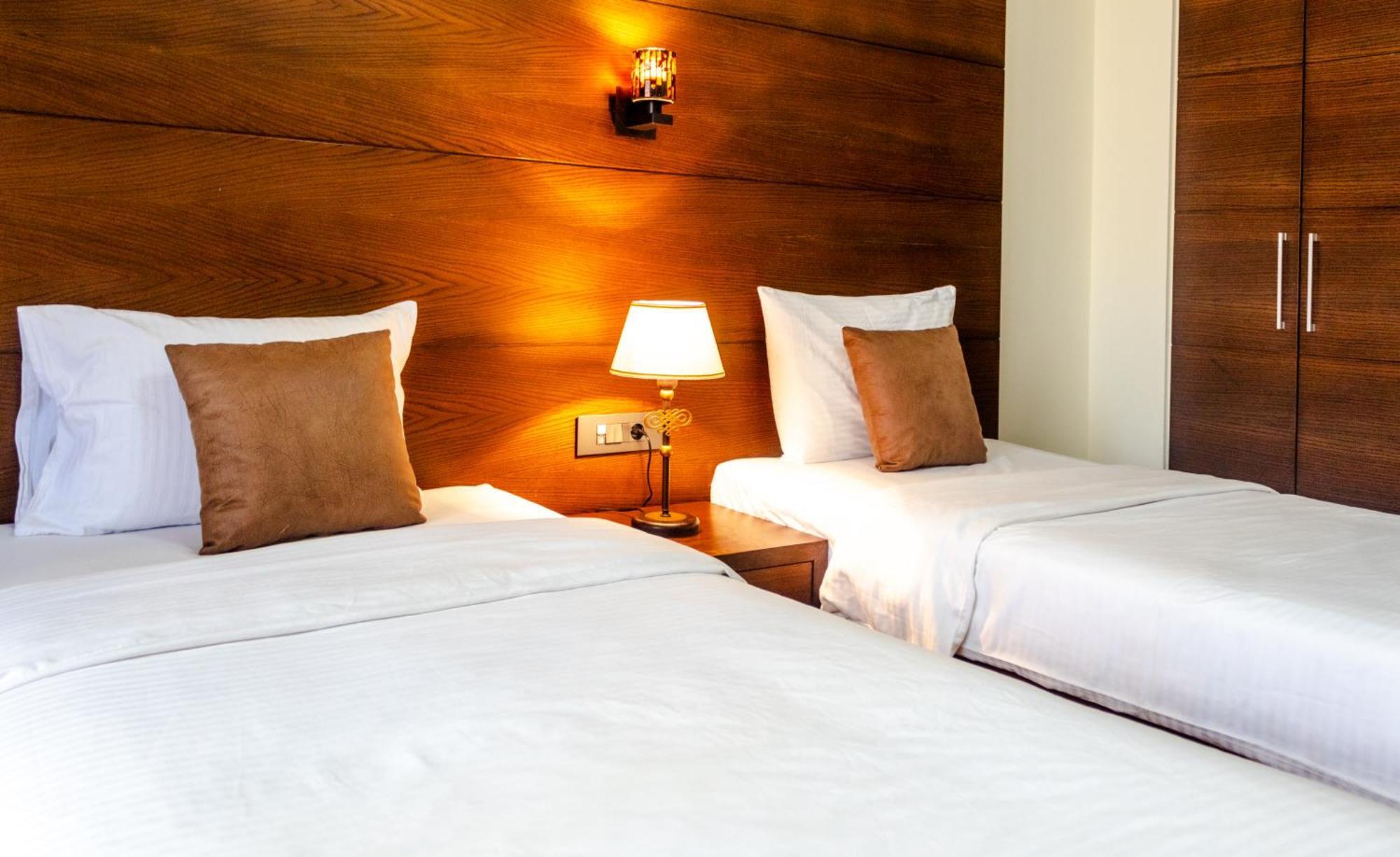 Britannia Suites Beirut Bagian luar foto