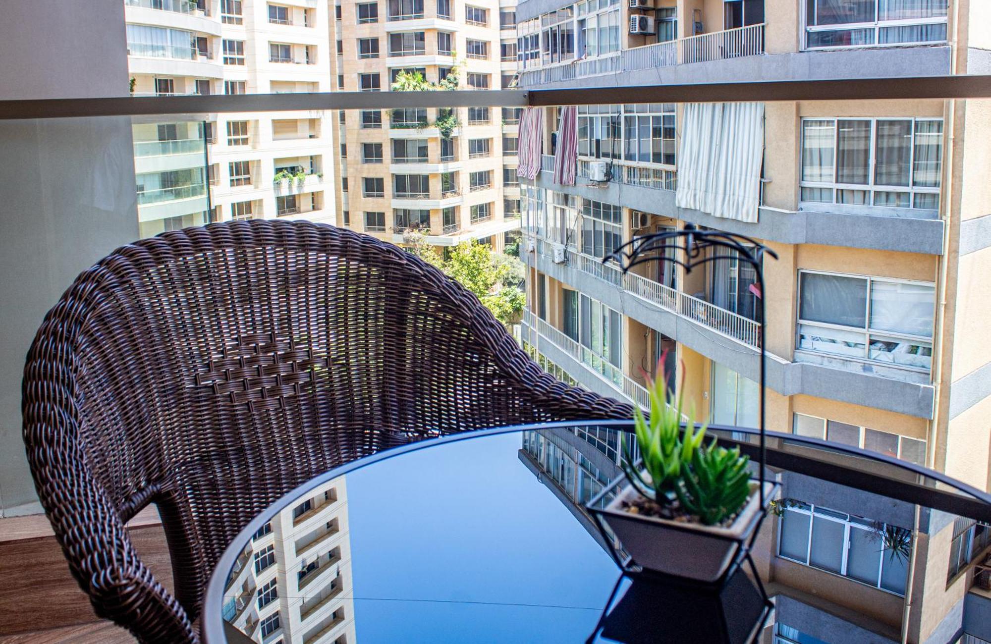 Britannia Suites Beirut Bagian luar foto