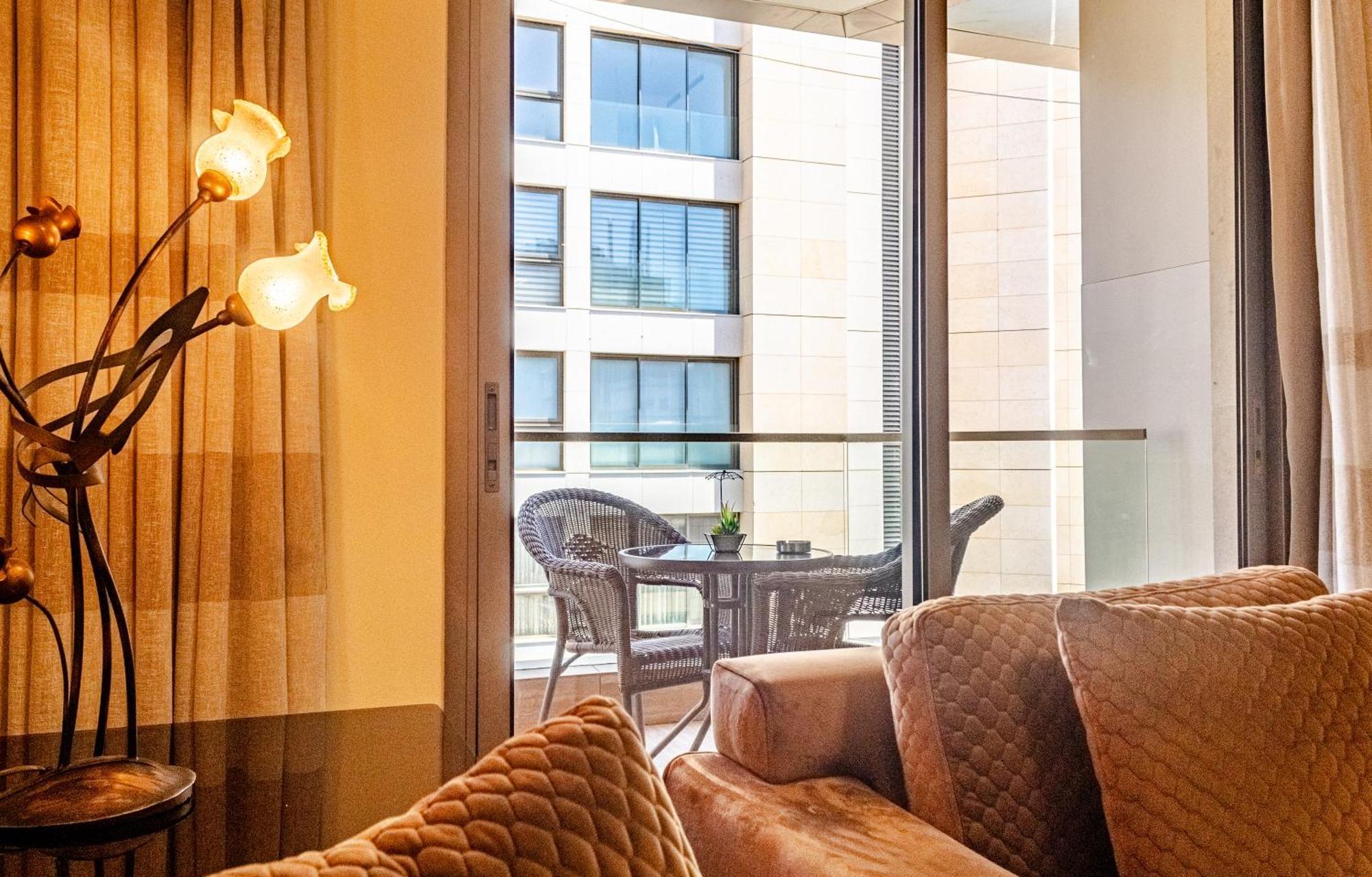Britannia Suites Beirut Bagian luar foto