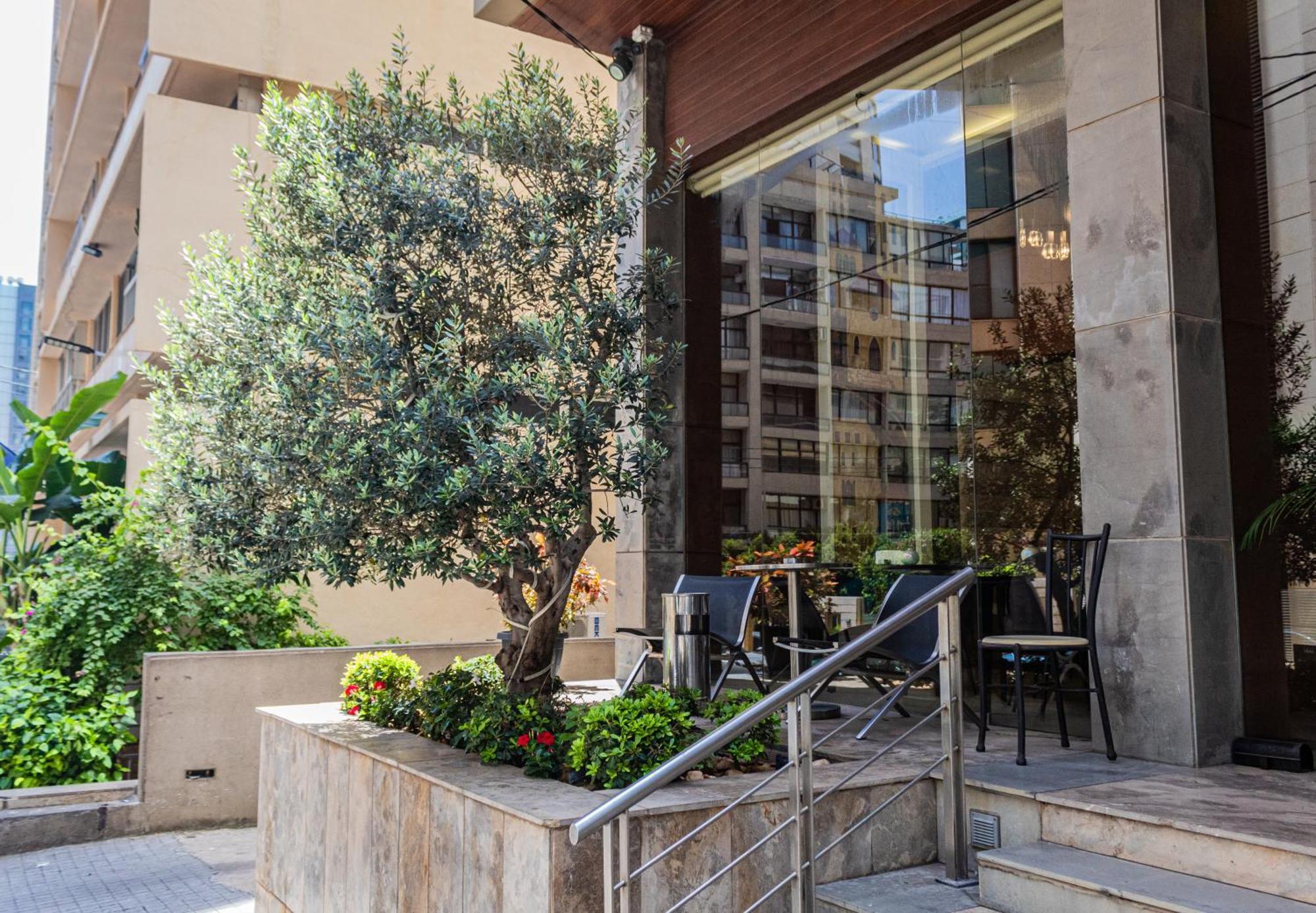 Britannia Suites Beirut Bagian luar foto