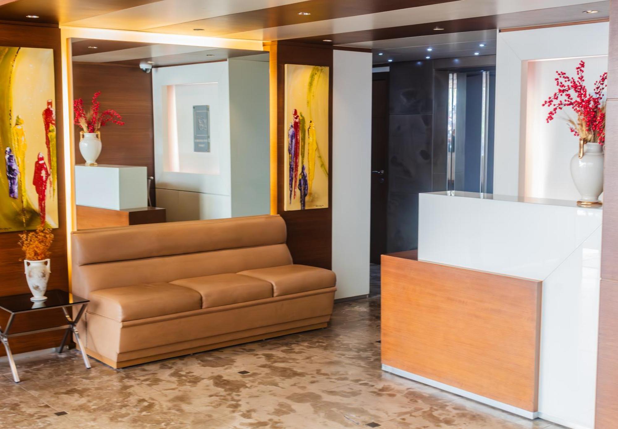 Britannia Suites Beirut Bagian luar foto