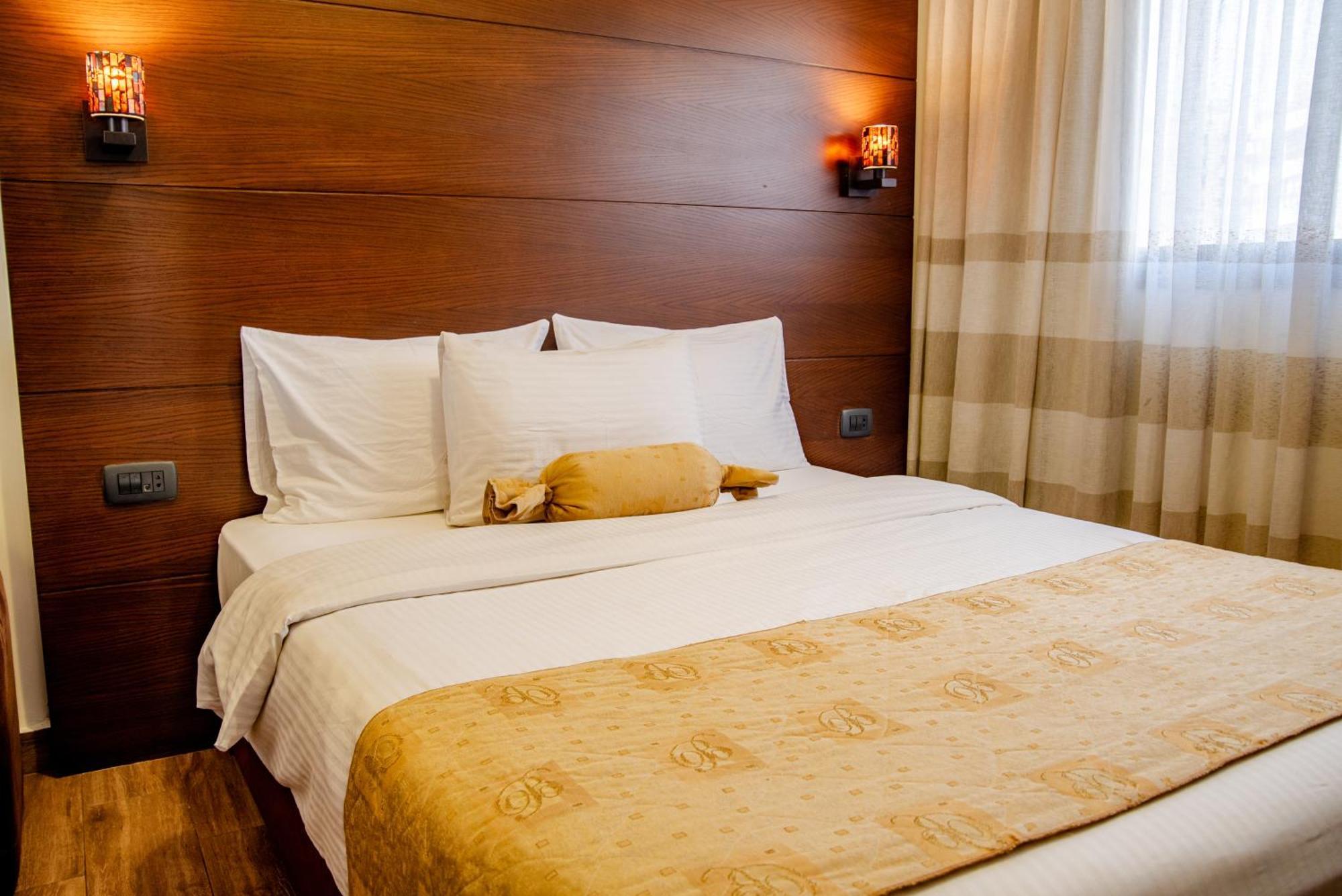 Britannia Suites Beirut Bagian luar foto