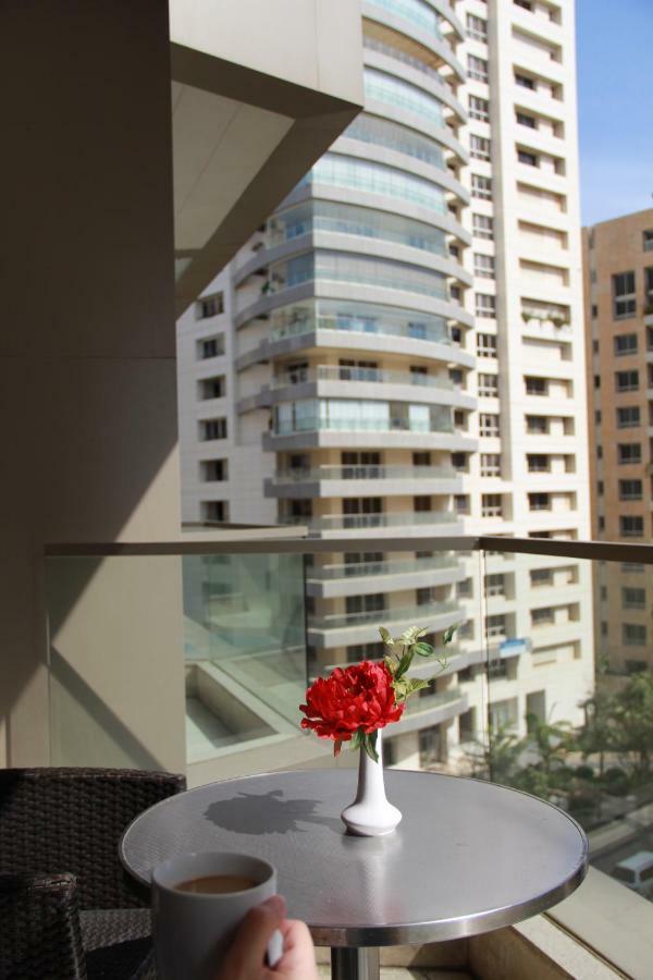 Britannia Suites Beirut Bagian luar foto